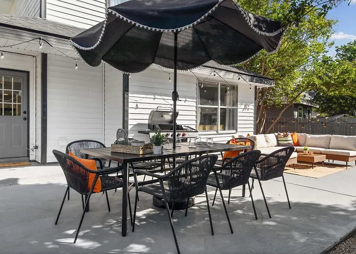 Modern 3br W Cowboy Pool & 3 In 1 Game Table Holiday home